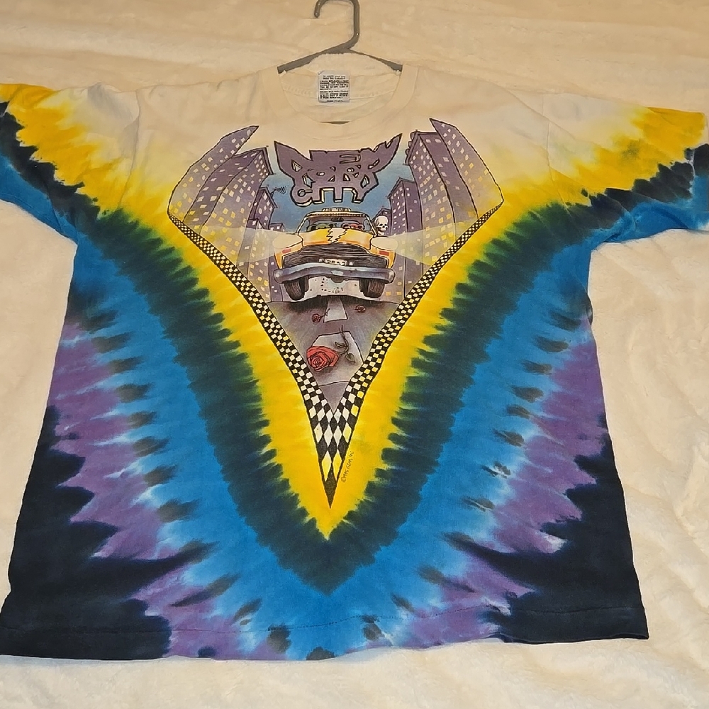 Colorful New York City Tour Shirt. @Madison Square Garden.